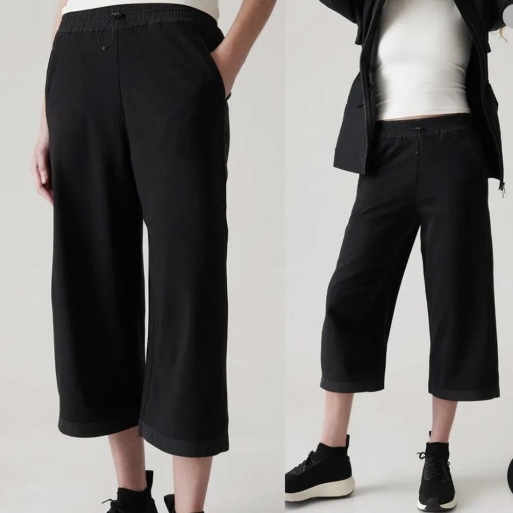 Athleta Triumph Hybrid Wide Crop Pants Black Lounge Sweatpants Size Small